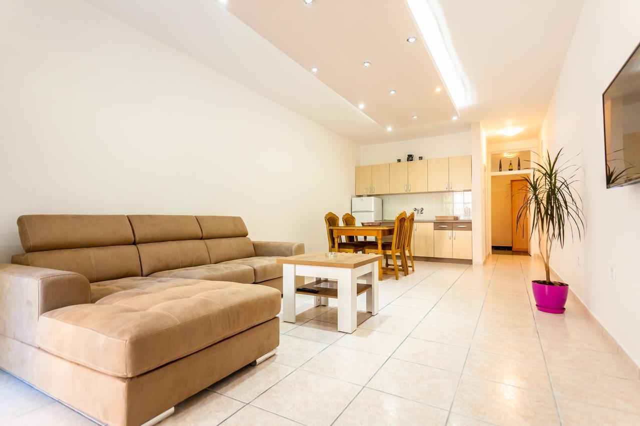 Apartments Adriatic スヴェティ・ステファン エクステリア 写真